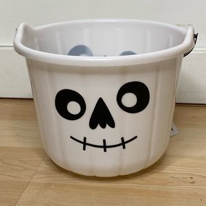 Skull trick or treat bucket NEW
